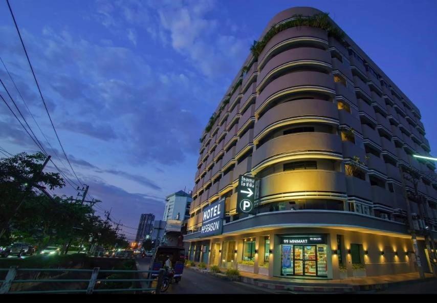Hi Season Hotel Hat Yai Esterno foto